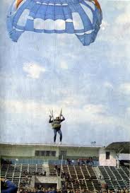 Мировой рекорд-прыжок с парашютом с высоты 80 м