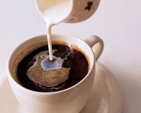 Air France заплатит 146 тыс. евро пассажиру, которого угостила кофе с примесью средства для очистки труб