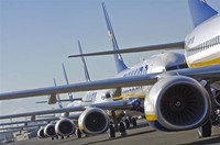 Ryanair расширит двери, чтобы сделать посадку быстрее