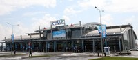 В апреле пассажиропоток аэропорта Киев (Жуляны) уменьшился почти в половину