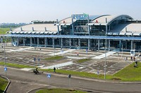 Пассажиропоток в аэропорту Жуляны снизился на 48,8%
