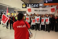 Западно-немецких аэропортах проходят забастовки сотрудников