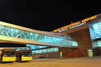 Аэропорт Тбилиси временно перенесет дневные рейсы на ночное время